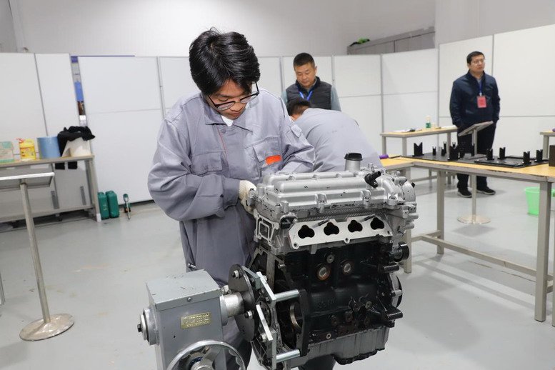 學(xué)生組發(fā)動(dòng)機(jī)項(xiàng)目比賽現(xiàn)場